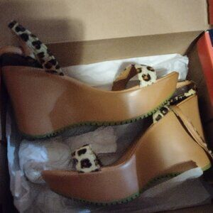 Schutz early 2000 platform sandals